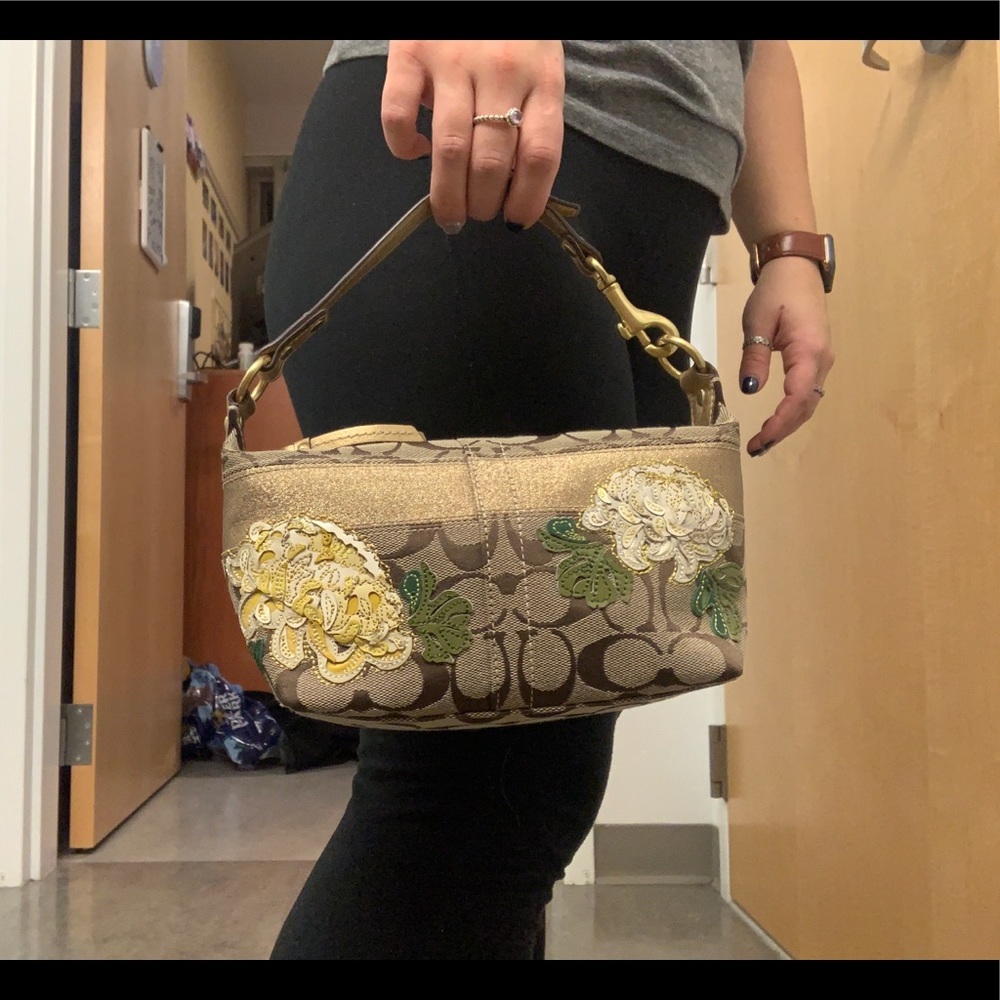 Coach Handbag - Picture 3 of 6